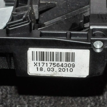 BMW 5 PŘEDNÍ LEVÉ DVEŘE VNITŘNÍ DRŽÁK KLIKY F11 X1717564309 2011 LHD