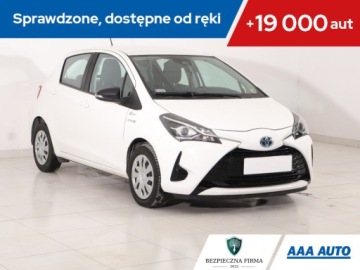Toyota Yaris III Hatchback 5d Facelifting 2017 1.5 Hybrid 100KM 2020 Toyota Yaris 1.5 Hybrid, Salon Polska