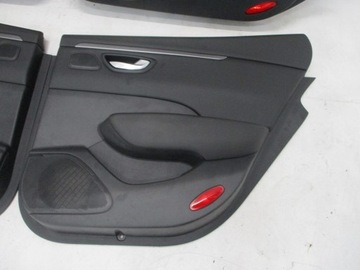 Обшивка дверной панели на седан Renault Talisman