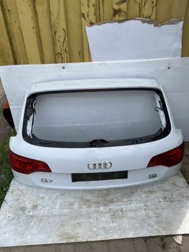 AUDI Q7 4L FACELIFT VÍKO KUFRU KUFRU ZADNÍ SVĚTLA