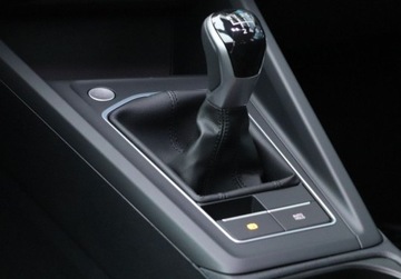 Volkswagen Golf VIII Hatchback Facelifting 1.5 TSI 116KM 2025 Volkswagen Golf Pakiet Zimowy, tapicerka ArtVelours, od reki 1.5 Benzyna, zdjęcie 14