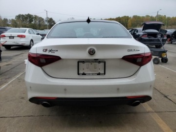 Alfa Romeo Giulia II Sedan Facelifting 2.0 Turbo 280KM 2021 Alfa Romeo Giulia Ti 2021 2.0l 2.0 Benzyna 280KM, zdjęcie 2