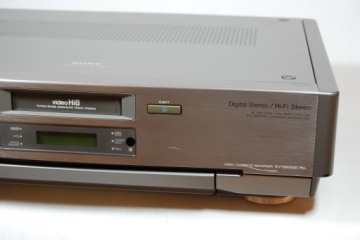 Видеомагнитофон SONY EV-S9000 (1)