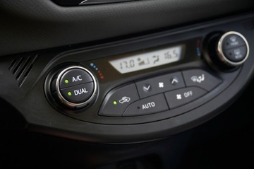 Toyota Yaris III 2015 Toyota Yaris Hybrid 1.5 VVT-i KAMERA zarejestrowany w Polsce, zdjęcie 33