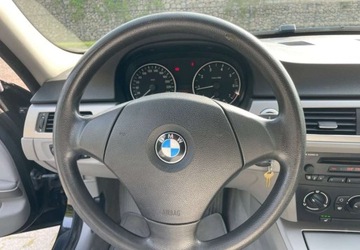 BMW Seria 3 E90-91-92-93 Limuzyna E90 318i 129KM 2006 BMW Seria 3 BMW Seria 3 318i 2.0 Benzyna 129KM, zdjęcie 21