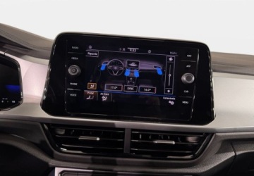 Volkswagen T-Roc I SUV Facelifting 1.0 TSI 110KM 2024 Volkswagen T-Roc VAT 23 Life 1.0TSI 110KM M6 2024 r., salon PL, I wlascici, zdjęcie 14