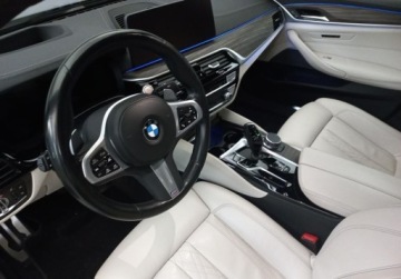 BMW Seria 5 G30-G31 Limuzyna Facelifting 3.0 540i 333KM 2022 BMW Seria 5 BMW 540i xDrive M Sport PRO, Laserlight, HarmanKardon, Dach, H, zdjęcie 9