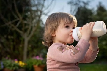 AVENT NATURAL RESPONSE ZESTAW NA PREZENT: 3 BUTELKI ZE SMOCZKIEM + SZCZOTKA