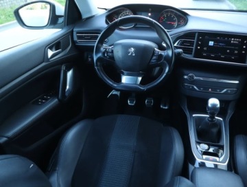 Peugeot 308 II Hatchback Facelifting 1.2 PureTech 110KM 2018 Peugeot 308 1.2 PureTech, Skóra, Navi, Klima, zdjęcie 6