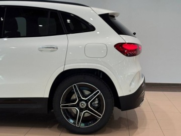 Mercedes GLA II Off-roader Facelifting 1.3 200 163KM 2025 MERCEDES-BENZ GLA 200 AMG Line Suv 1.3 (moc 163 KM) 2025, zdjęcie 5