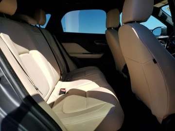 Jaguar F-Pace 2018 Jaguar F-Pace Premium 2018 2.0l 2.0 Benzyna 247KM, zdjęcie 1