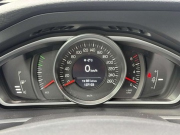 Volvo V40 II Hatchback 1.6 T3 150KM 2013 Volvo V40 1.6 benzyna150KM KineticGrzane foteleGrzana szybaSerwis ASOSalon, zdjęcie 13