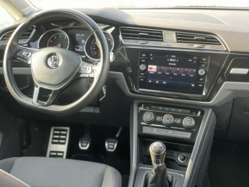 Volkswagen Touran III 1.4 TSI 150KM 2017 Volkswagen Touran 1.4 TSI 150KM, Sound, zdjęcie 3