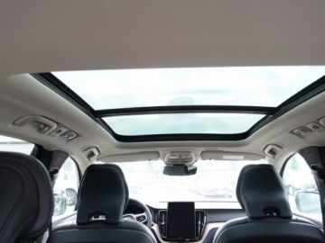 Volvo XC60 II 2026 2.0 B5 AWD Ultra Dark (250 KM) Hak holowniczy, składany, zdjęcie 14