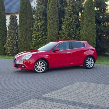 Alfa Romeo Giulietta Nuova II Hatchback 5d Facelifting 1.6 JTDM-2 120KM 2015 Alfa Romeo Giulietta 1.6 120KM JTDM 16V Sport, zdjęcie 3