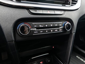 Kia Ceed III Kombi 1.6 CRDi 136KM 2021 KIA Cee&#039;d 1.6 CRDi SCR L Combi 136KM 2021, zdjęcie 17