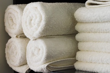 DUŻY RĘCZNIK HOTELOWY KĄPIELOWY 70x140 FROTTE 550G