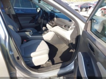 Toyota Highlander III 2023 Toyota Highlander Le, 2023r., 2.4L 2.4 Benzyna 265KM, zdjęcie 8