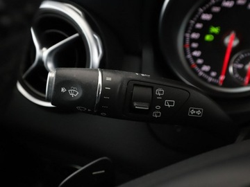 Mercedes GLA I Off-Roader Facelifting 1.6 200 156KM 2019 Mercedes GLA 200 Automat Navi Kamera cofania, zdjęcie 31