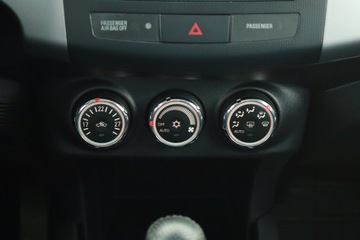 Mitsubishi Outlander II 2.0 DID DOHC 140KM 2010 Mitsubishi Outlander 2.0 DI-D, Salon Polska, zdjęcie 9