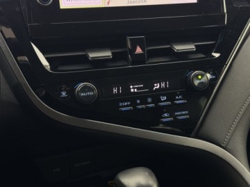 Toyota Camry IX Sedan 2.5 Hybrid Dynamic Force 218KM 2022 Toyota Camry Executive Nawigacja ACC LED Kamera cofania CarPlayAndroid, zdjęcie 22