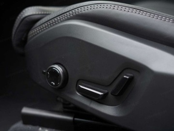 Volvo XC60 II 2025 VOLVO XC60 B5 AWD Ultra Black Edition Suv 2.0 (264KM) 2025, zdjęcie 4