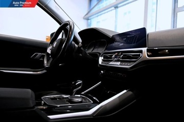BMW Seria 3 G20-G21 2021 BMW Seria 3 318d TouringFV23LED Fog LightsModel AdvantageBMW Individual, zdjęcie 15