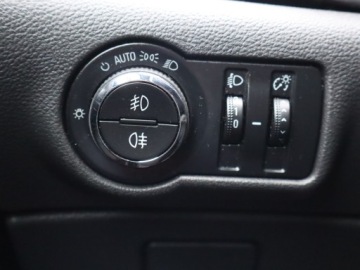 Opel Astra J Sports Tourer 1.4 Twinport ECOTEC 100KM 2011 Opel Astra 1.4 16V, Klima, Tempomat, Parktronic, zdjęcie 14