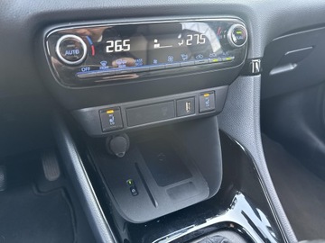 Toyota Yaris IV Hatchback 1.5 Hybrid Dynamic Force 116KM 2020 Toyota Yaris Hybrid 1.5 Premier Edition IV (2020-), zdjęcie 17