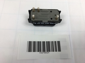 КНОПКА ВЫКЛЮЧАТЕЛЯ СВЕТА КАБИНЫ MERCEDES W124 COMBI 1248210251