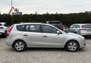 Hyundai i30 I CW Facelifting 1.4 DOHC 109KM 2010 Hyundai i30 Polski salon 1.4 Benzyna 109KM, zdjęcie 8