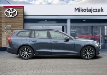 Volvo V60 II  2022 Volvo V60 T6 AWD Plug-In Hybrid Inscription Expression 2.0 Benzyna 350KM, zdjęcie 10