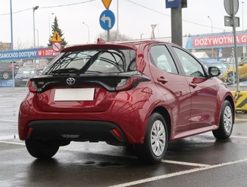 Toyota Yaris III Hatchback 5d Facelifting 2017 1.0 VVT-i 72KM 2020 Toyota Yaris 1.0 VVT-i, Salon Polska, zdjęcie 4