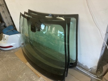 MEGANE III HATCHBACK KOMBI SKLO (OKNO) PŘEDNÍ ORIG. SENSOR