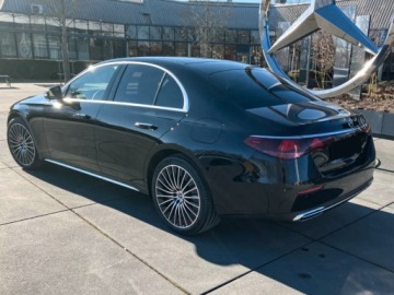 Mercedes Klasa E W214 Sedan 2.0 220d 197KM 2026 E Klasa 220 d 4-Matic Exclusive 2.0 (197KM) 2026, zdjęcie 1