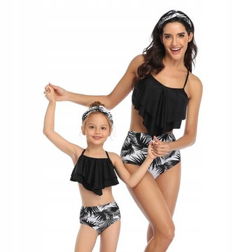 Piękny strój kąpielowy bikini, mama i córka