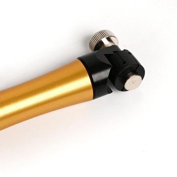 Набор зажимов для крепления инструмента.