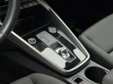 Audi A3 8Y Sportback 1.5 35 TFSI 150KM 2023 Audi A3 Sportback Kamera cofania ,Tempomat , Kluczyk komfortowy , Smartpho, zdjęcie 11