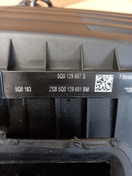 POUZDRO FILTRU VZDUCHU SKODA KAROQ OCTAVIA 1.6 TDI 5Q0129607S 04L906461B