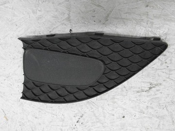 Mercedes B W247 kratka zderzaka prawa przód