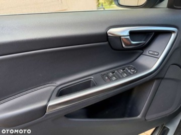 Volvo V60 I Kombi Facelifting 2.0 D4 DRIVE-E 190KM 2015 Volvo V60 Volvo V60 D4 Momentum 2.0 Diesel 190KM, zdjęcie 26