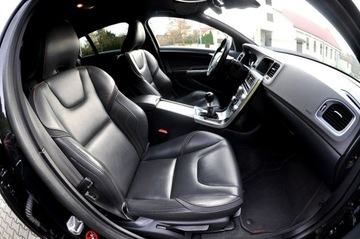 Volvo V60 I Kombi Facelifting 1.6 D2 115KM 2015 Volvo V60 LiFT Ocean Race 1,6 HDi Ledy Digital, zdjęcie 23