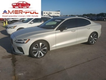 Volvo 2022 Volvo S60 B5 Momentum 2022 2.0l 2.0 Benzyna 247KM