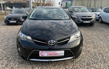 Toyota Auris I Hatchback 3d Facelifting 1.6 Valvematic 132KM 2013 Toyota Auris nawigacja, kamera cofania 1.6 Benzyna 132KM, zdjęcie 3