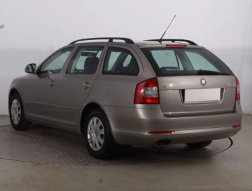 Skoda Octavia II Kombi 1.4 TSI 122KM 2010 Skoda Octavia 1.4 TSI, Salon Polska, Klima, zdjęcie 3