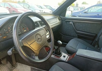 Mercedes Klasa C W202 Kombi T202 2.0 136KM 1997 Mercedes-Benz Klasa C Mercedes-Benz Klasa C 2.0 BenzynaLPG 136KM, zdjęcie 6