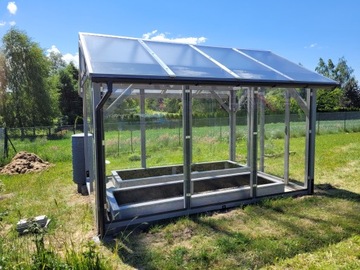 Экологическая деревянная теплица с закаленным стеклом