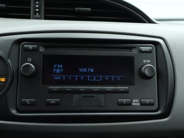 Toyota Yaris IV Hatchback 1.0 VVT-i 72KM 2021 Toyota Yaris 1.0 VVT-i, Salon Polska, zdjęcie 11