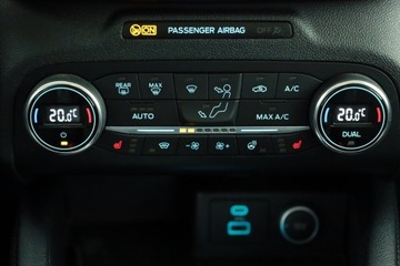 Ford Kuga III SUV Plug-In 2.5 EcoBlue 225KM 2020 Ford Kuga 2.5 Plug-in Hybrid, Salon Polska, zdjęcie 9