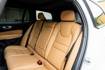 Volvo V60 II  Kombi Facelifting 2.0 B4 B 197KM 2025 Volvo V60 Ultra Dark B4 Mild hybrid Benzyna 197+14, zdjęcie 15